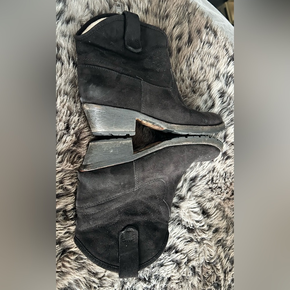Vintage western vibe Italian suede ankle boots